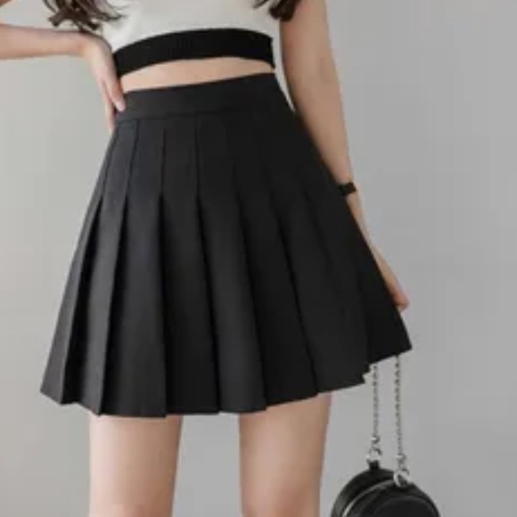 💫 Academia Pleated Black Mini Tennis Skirt - Picture 1 of 6